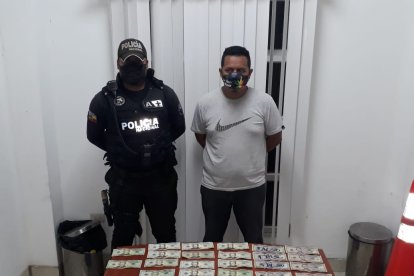 El sospechoso fue llevado a la Fiscalía junto con las evidencias.