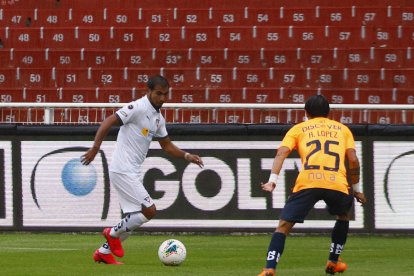 Junior Sornoza es uno de los jugadores que los albos recuperan para medir a los santos.