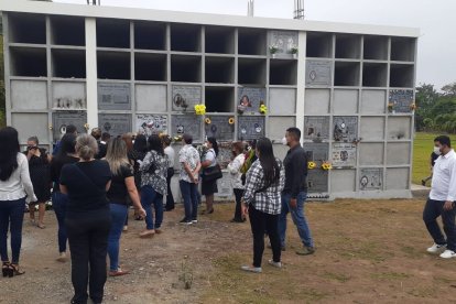 En el cementerio de la cooperativa 24 de Mayo, de Quevedo, se cumplió el sepelio de Luis Briones.