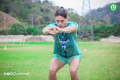 El 'pelado' se destaca como delantero de Liga de Portoviejo.