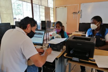 Ls agencias del Registro Civil tienen bastante demanda no solo de pasaportes, sino también de cédulas.