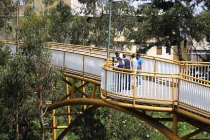 Debajo de este puente fue hallado un hombre, de 28 años, sin vida.