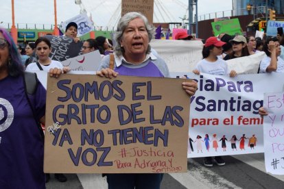 Diferentes organizaciones en pro de la defensa de los Derechos de la Mujer piden justicia por la muerte de madre e hijo.