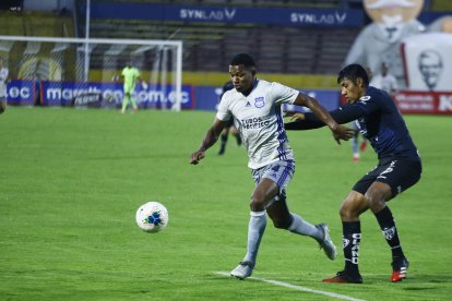 Emelec se frenó ante Independiente del Valle que terminó goleando. 



  
9 DE DICIEMBRE DEL 2020 
API 
Agencia (ag-expreso ag-extra ag-Quito)