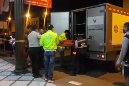 Los familiares lloraban por la muerte repentina de Eliana Basurto.