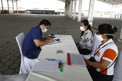 Son pocos los comerciantes que se han acercado a los galpones de la avenida Francisco de Orellana.