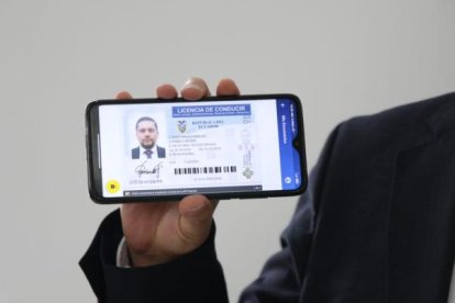 El documento digital es más seguro y tendrá el mismo costo y vigencia que la especie física.