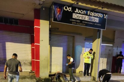 Tendido en la calle quedó el cadáver de Luis Felipe Cornejo Castro.