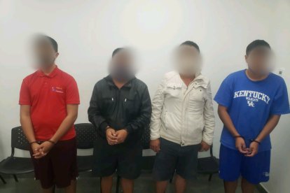 los sospechosos detenidos luego de la riña en la que murió un hombre.