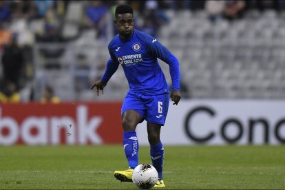 El ecuatoriano Jonathan Borja se destaca como volante de Cruz Azul mexicano.