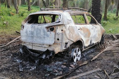 Este carro fue encontrado a poca distancia de donde estaba el cadáver.