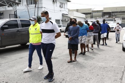 Según la policía, los detenidos están implicados en ocho asesinatos. Además del sicariato, vendían drogas y portaban armas ilegalmente.