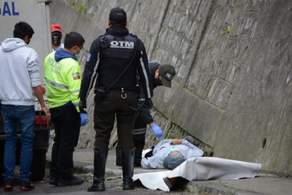 El cuerpo permaneció en el lugar por alrededor de dos horas.
