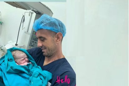 Damián Díaz feliz por el nacimiento de su hija