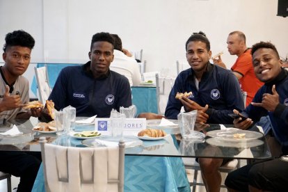 Los jugadores de Guayaquil Sport compartieron una comida antes de su viaje a Otavalo.
