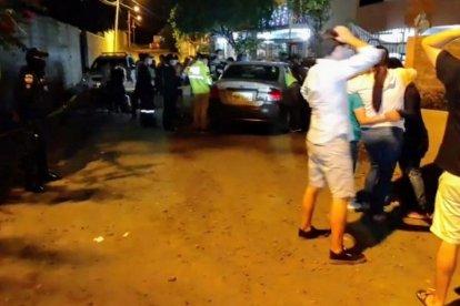 La madrugada del jueves, los moradores de la ciudadela Forestal se con mocionaron con el asesinato.