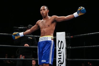 Góngora consiguió la victoria vía nocaut en el asalto 12 y, además del cinturón histórico para el país, logra extender su invicto a 19-0.