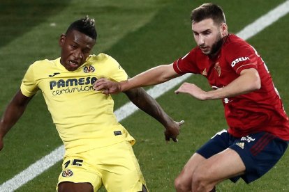 El zaguero ecuatoriano Pervis Estupiñán fue titular en el triunfo del Villarreal sobre el Osasuna.