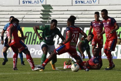 El Nacional perdió por 1-0 en Machala ante Orense y descendió a la Serie B.