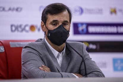 Fabián Bustos DT del Barcelona finalista de la LigaPro 2020.