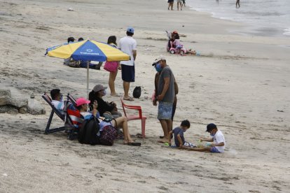 Los comerciantes que dicen haber invertido para las festividades están preocupados.