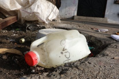 Dos menores de edad y una mujer embarazada se quemaron ácido accidentalmente