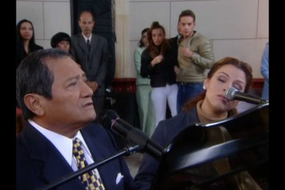 Manzanero tocó el piano en la boda de Betty, la fea.