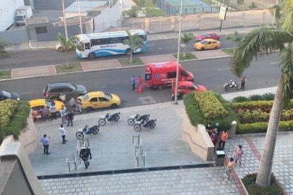 La balacera se dio en un centro comercial de Manta.