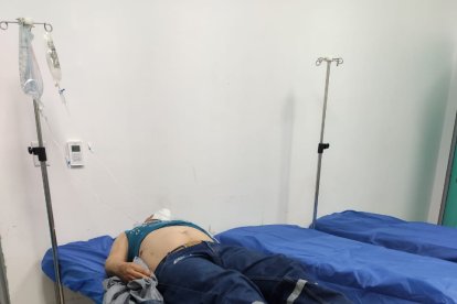 En una casa de salud le curaron las heridas causadas por los impactos.