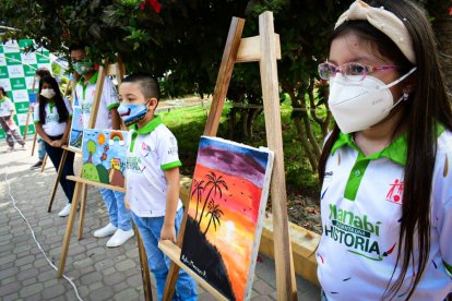 Niños niñas y jóvenes de esta parroquia manabita desarrollan sus aptitudes artísticas