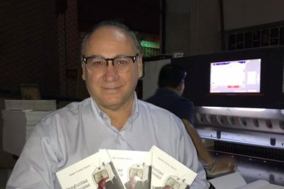 El comunicador estaba preparando su nueva novela. Tiempo atrás lanzó un libro llamado Preguntas venenosas.