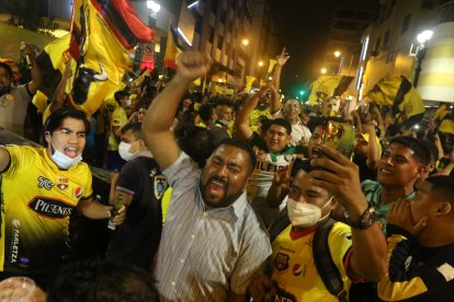 Toda la felicidad de la gente amarilla en la Nueve de Octubre y Boyacá.