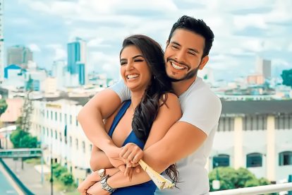 Dayanara y su prometido Jonathan viajaron a Quito para celebrar en familia.