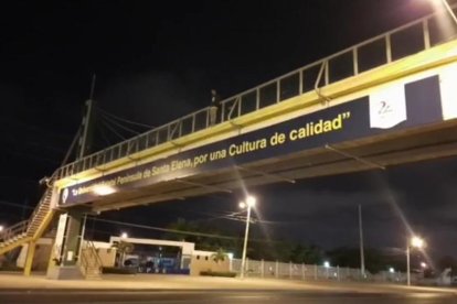 El momento en que el joven se preparaba para lanzarse quedó grabado