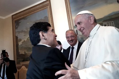 Diego Maradona y el papa Francisco tuvieron varios encuentros entre 2014, 2015 y 2016.