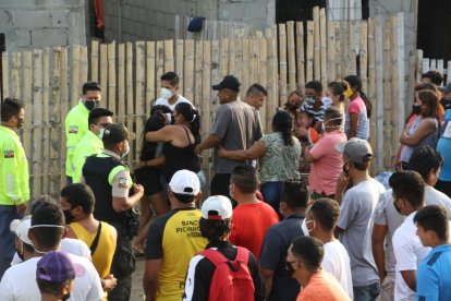 Después de la fiesta en una vivienda del barrio Jaime Roldós, hubo lamentos y dolor.