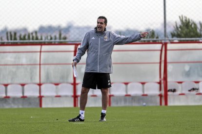 Renato Paiva firmó contrato por dos años con el Independiente del Valle. Será su primera experiencia en el exterior