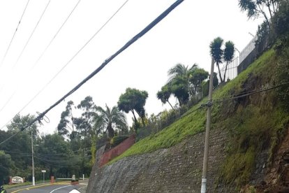 Cuatro deslizamientos se dieron en Quito. El más reciente fue en el occidente de la ciudad.