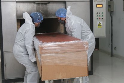 La cremación de los cuerpos sigue siendo el protocolo para las muertes por COVID-19.