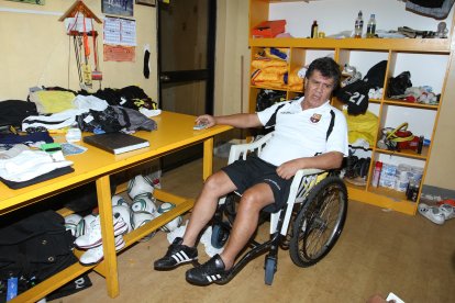 Don Berna Zambrano en su oficina del Monumental, donde tenía toda la utilería.