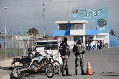 Foto archivo. Policía ya organiza operativos para la recaptura de los sujetos.