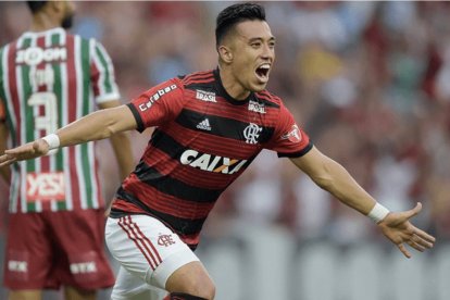 Fernando Uribe, quiere venir a Barcelona, el problema es el dinero que no hay en el club amarillo.