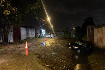 El vehículo del fallecido se fue hacia una zanja en el sector 17 de Marzo, en Quevedo.