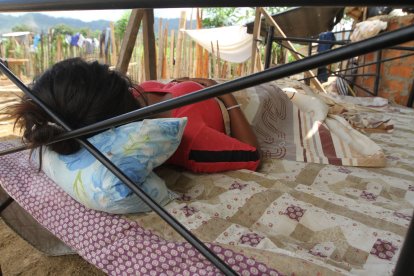 La adolescente muestra cómo quedó dormida en un sueño profundo durante cuatro horas en la casa de su tía.