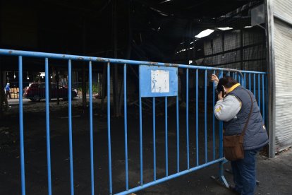 Algunos comerciantes todavía no  saben cómo recuperar lo perdido.