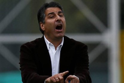 El estratega Santiago Escobar fue diagnosticad con cáncer de próstata.