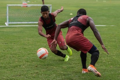 Christian Gallardo estuvo presente en la pretemporada del Ídolo, que se dio en 2020 en Manta.