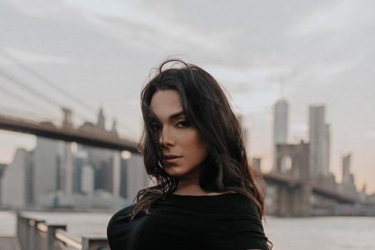 Dice ser una mujer arriesgada, por eso lanza su sencillo en plena pandemia, el cual estará en todas las plataformas musicales.