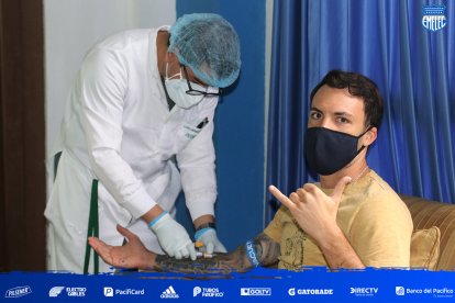 El volante uruguayo Sebastián Rodríguez asistió a las pruebas médicas de Emelec.