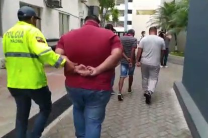 La Policía detuvo a los involucrados luego de que intentaron escapar en un vehículo.